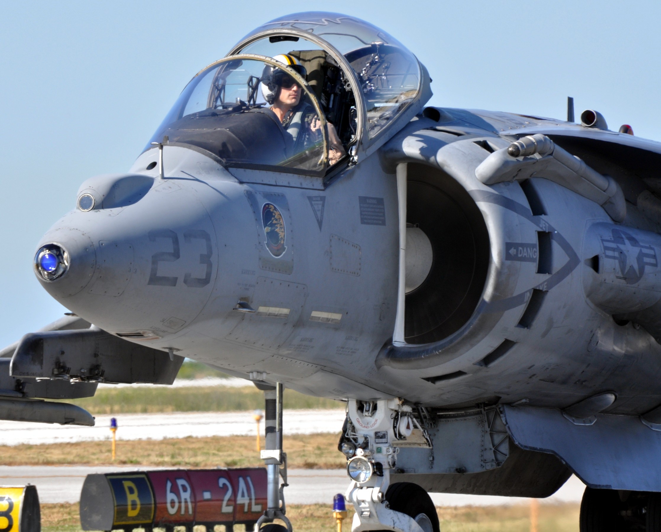 vmat-203 hawks marine attack training squadron av-8b harrier ii mcas cherry point north carolina 40p