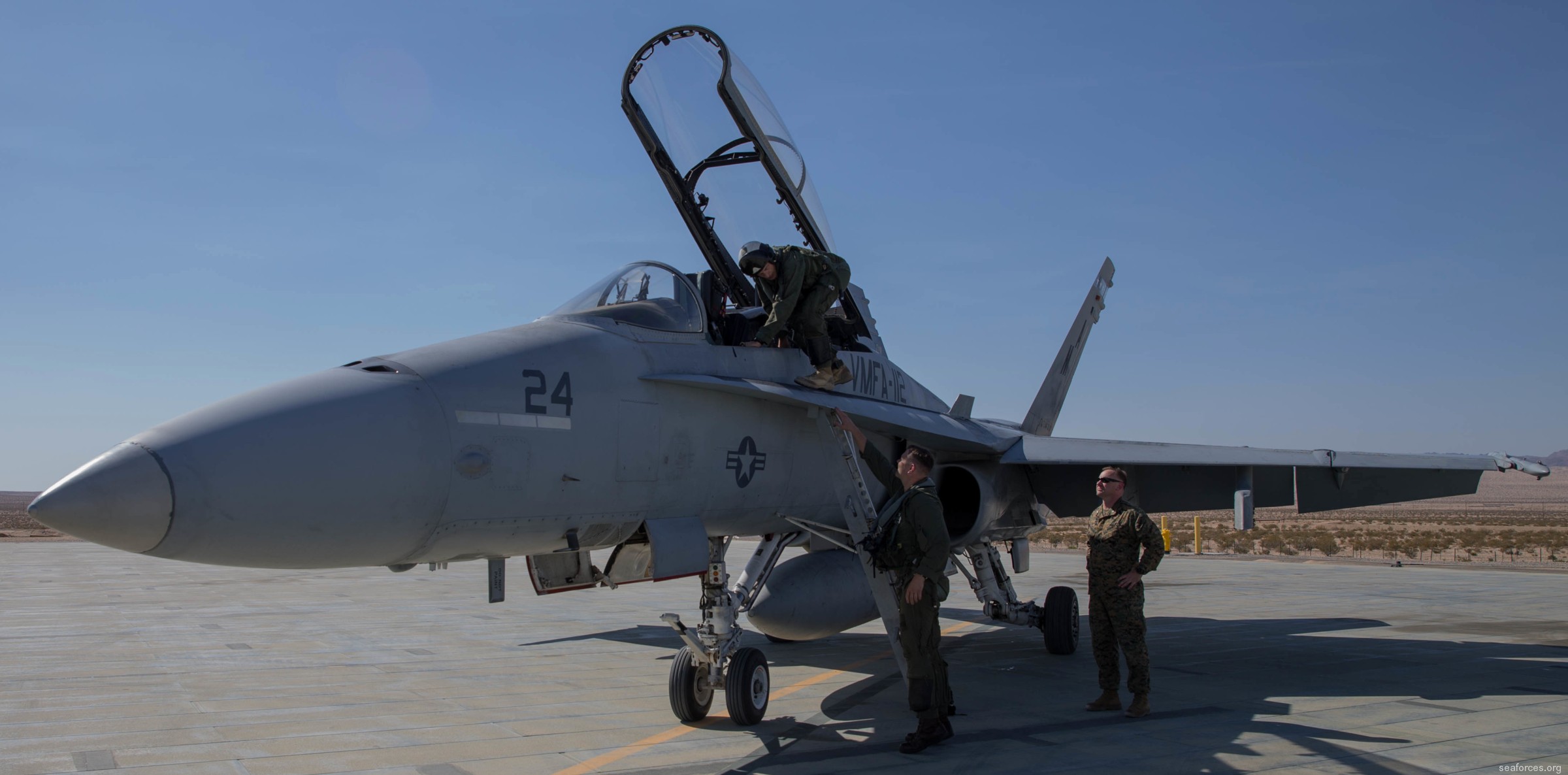 vmfa-112 cowboys marine fighter attack squadron f/a-18b hornet 04