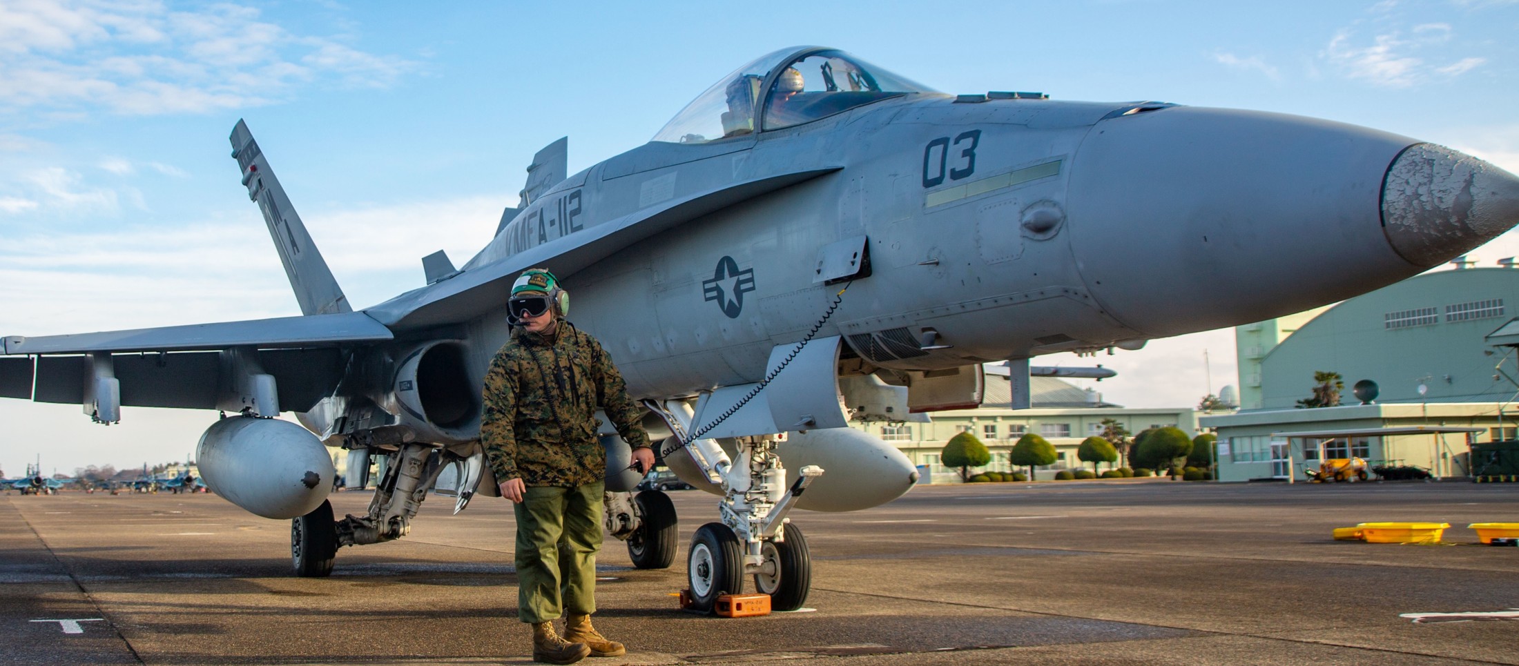 vmfa-112 cowboys marine fighter attack squadron usmc f/a-18c hornet 103