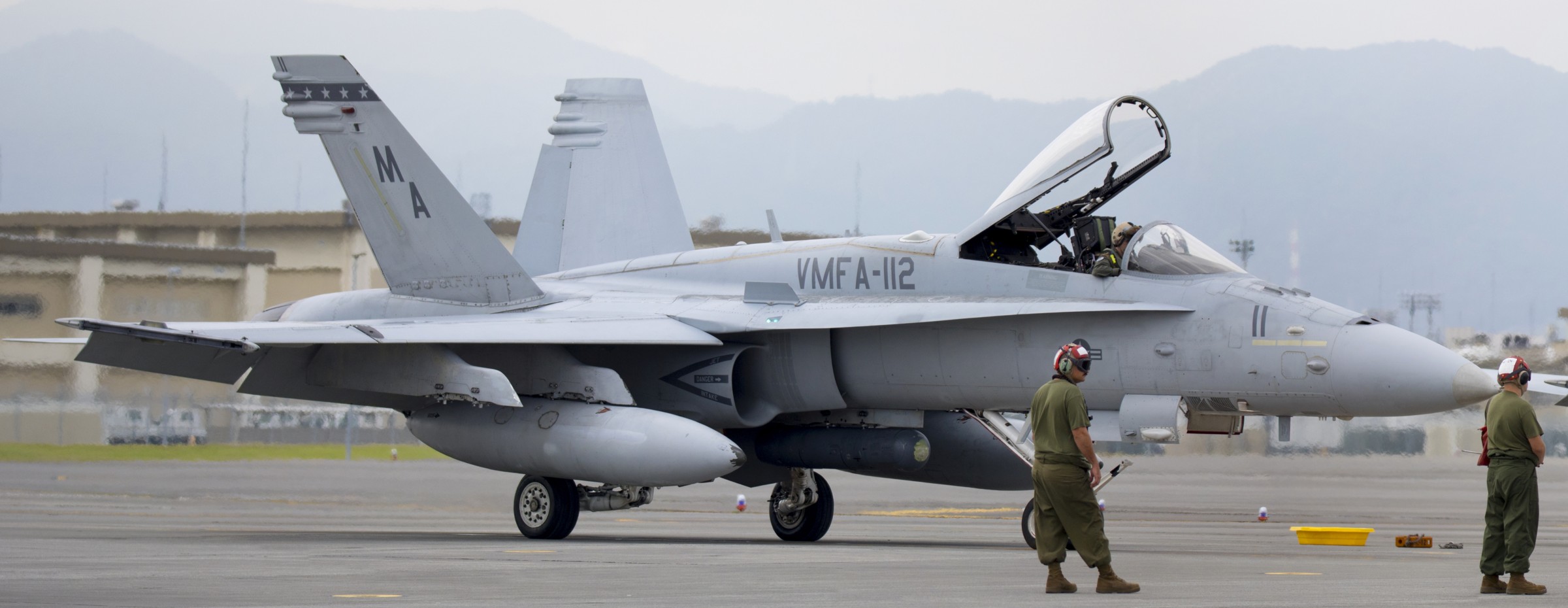 vmfa-112 cowboys marine fighter attack squadron usmc f/a-18c hornet 66 mcas iwakuni japan