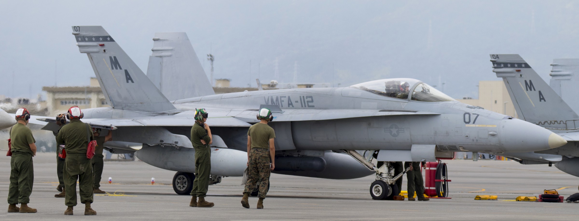 vmfa-112 cowboys marine fighter attack squadron usmc f/a-18c hornet 67