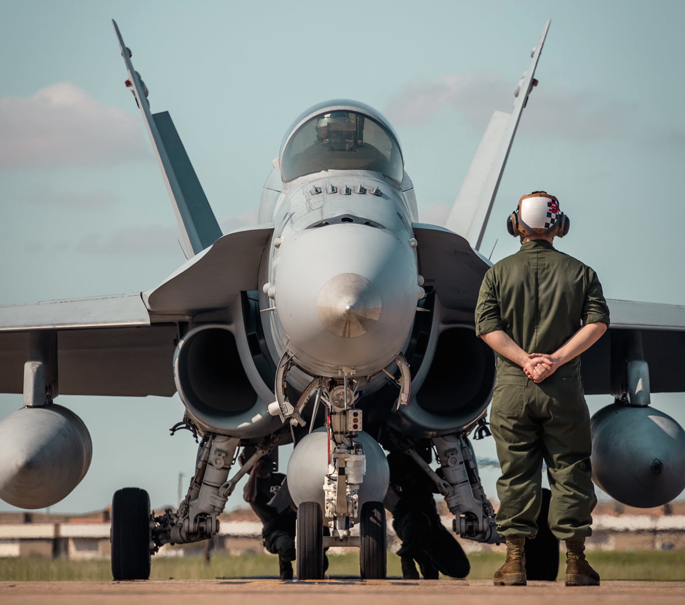 vmfa-112 cowboys marine fighter attack squadron usmc f/a-18c hornet 69