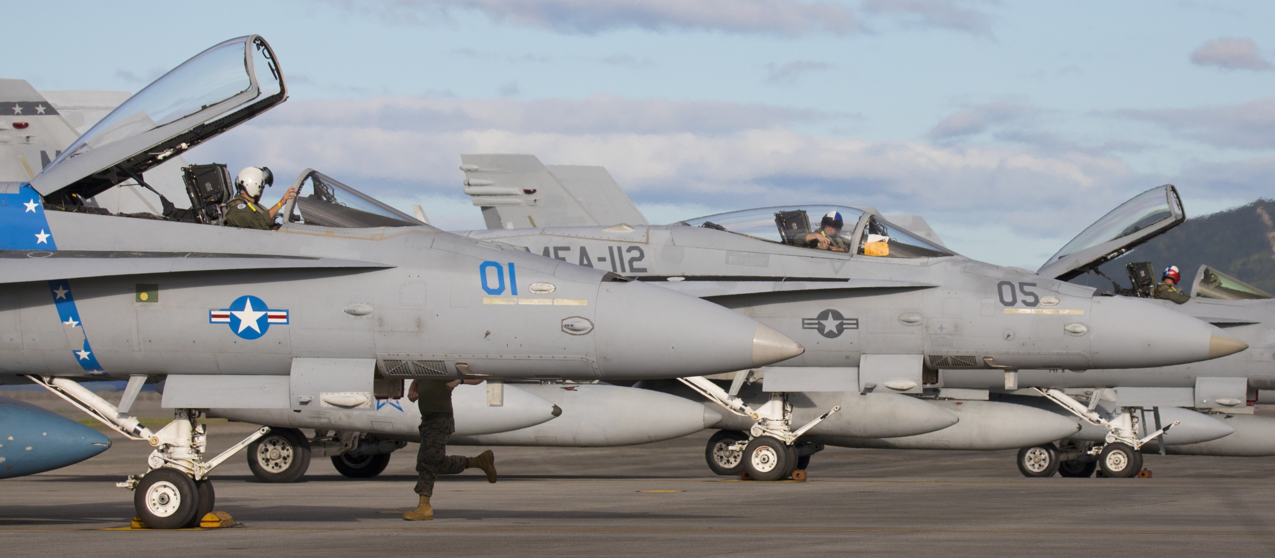 vmfa-112 cowboys marine fighter attack squadron usmc f/a-18c hornet 78