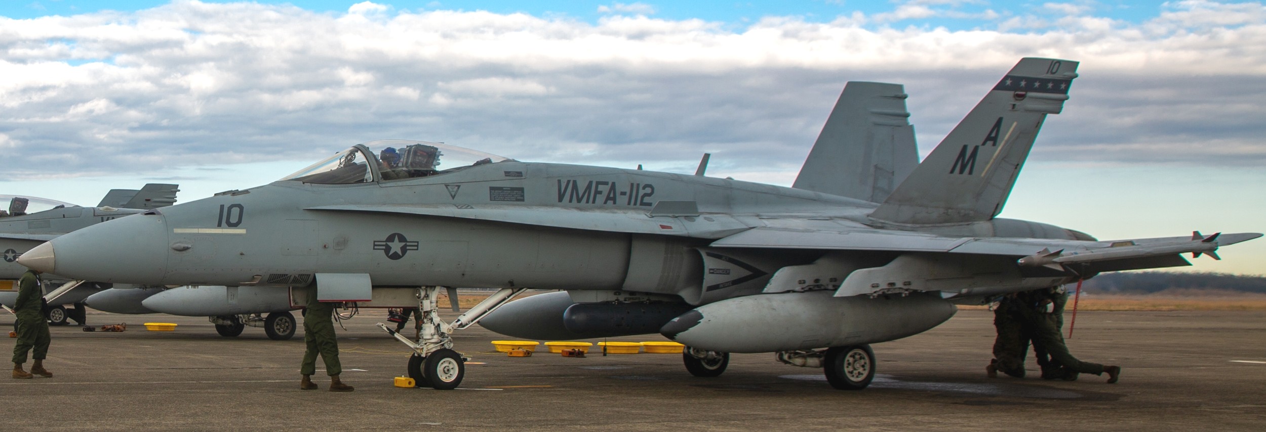 vmfa-112 cowboys marine fighter attack squadron usmc f/a-18c hornet 97