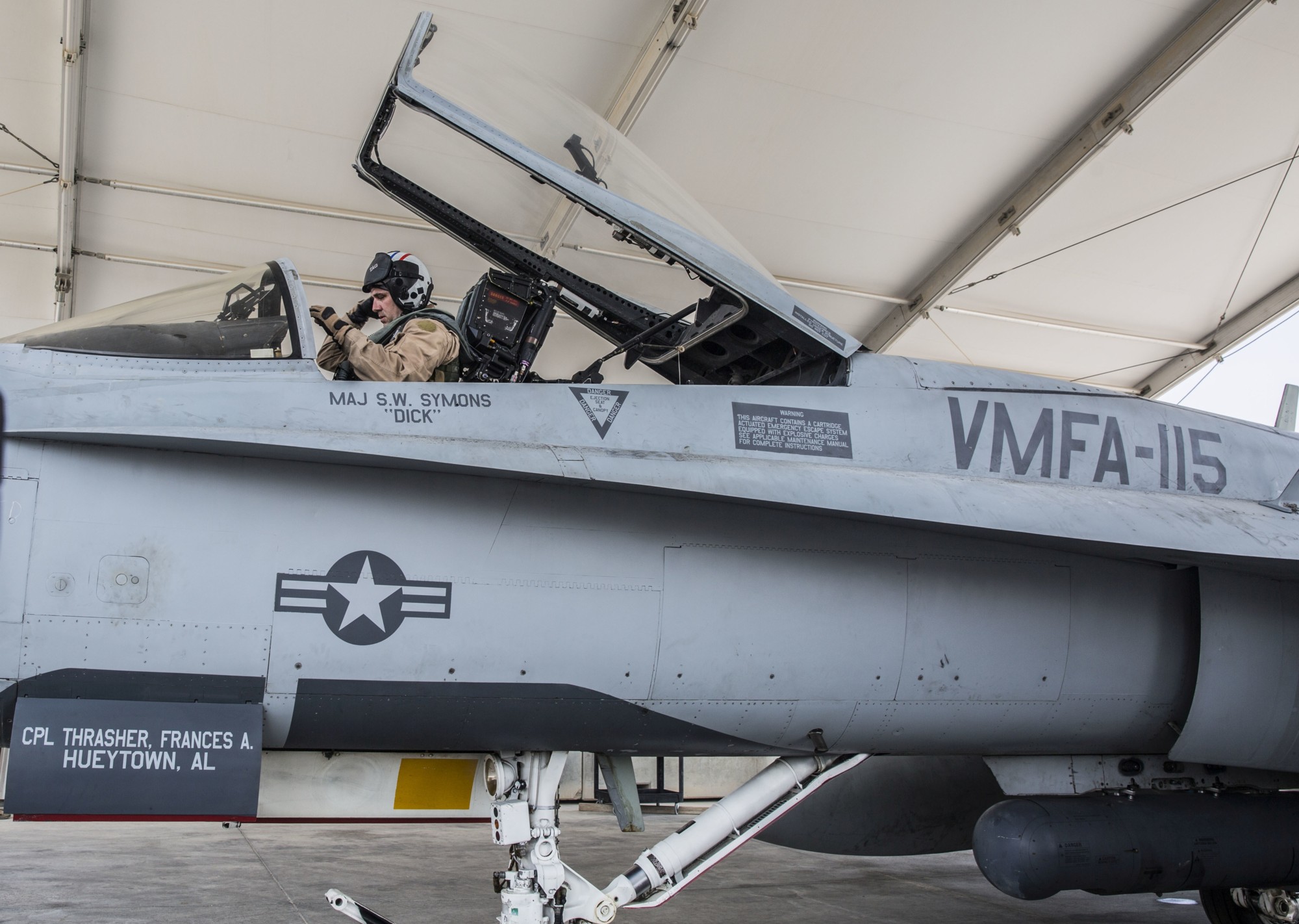 vmfa-115 silver eagles marine fighter attack squadron usmc f/a-18a++ hornet 182