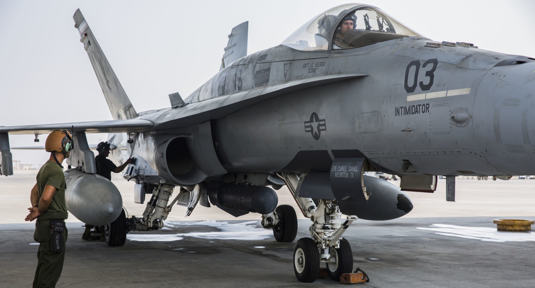 vmfa-115 silver eagles marine fighter attack squadron usmc f/a-18a++ hornet 183