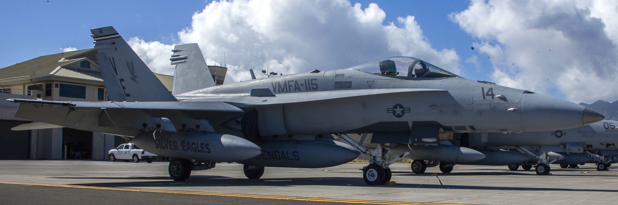 vmfa-115 silver eagles marine fighter attack squadron usmc f/a-18c hornet 188 mcb hawaii kaneohe