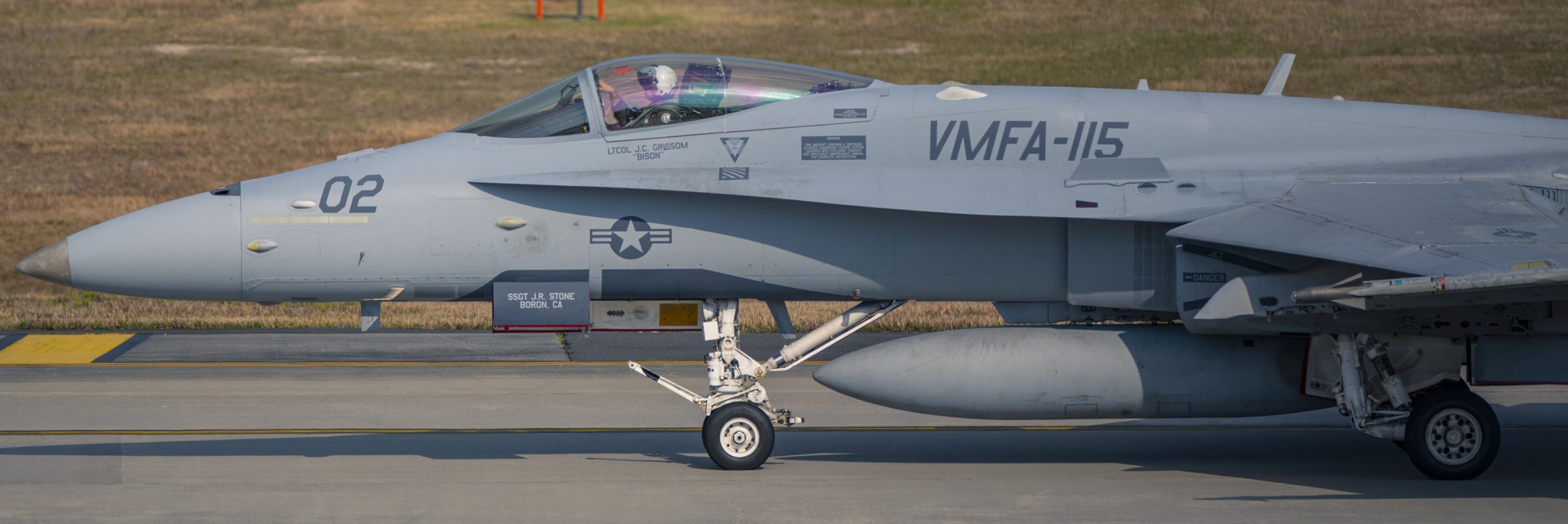 vmfa-115 silver eagles marine fighter attack squadron usmc f/a-18c hornet 195 mcas iwakuni japan