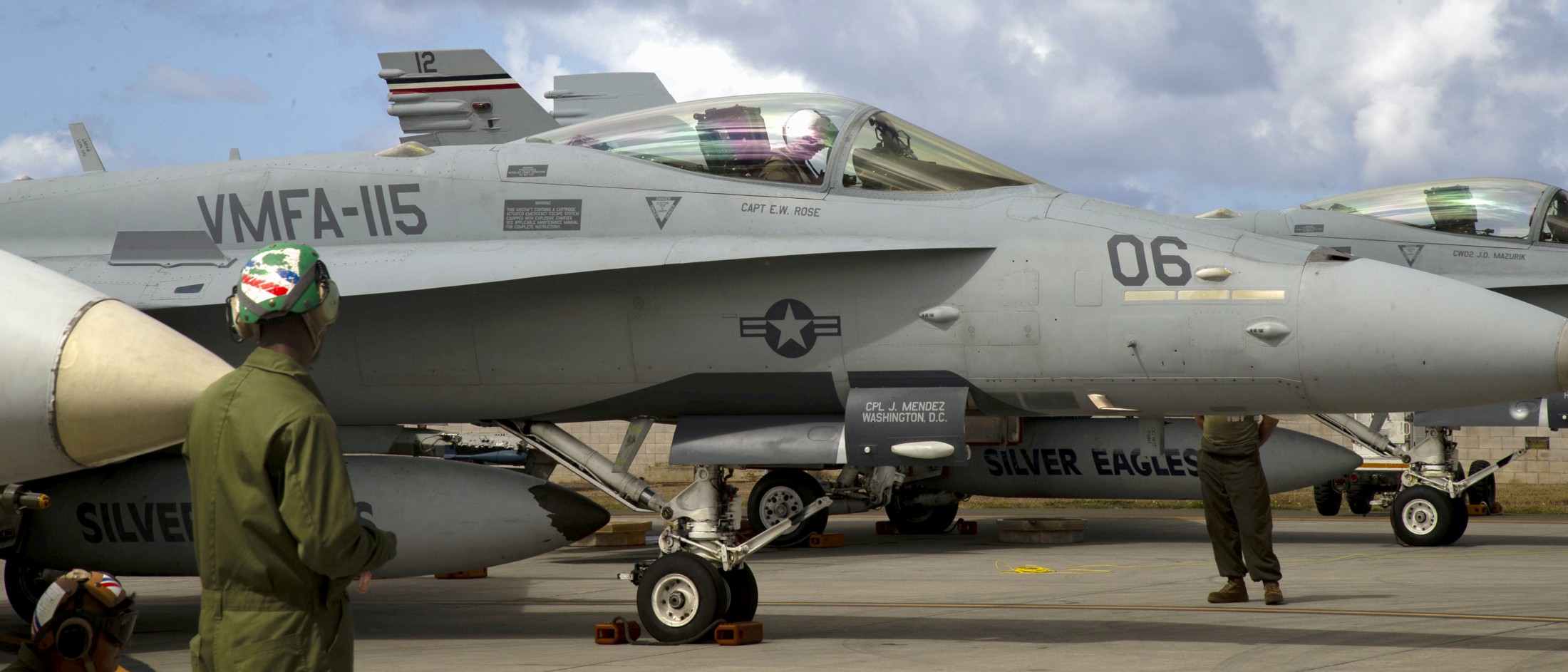 vmfa-115 silver eagles marine fighter attack squadron usmc f/a-18c hornet 202 kaneohe hawaii