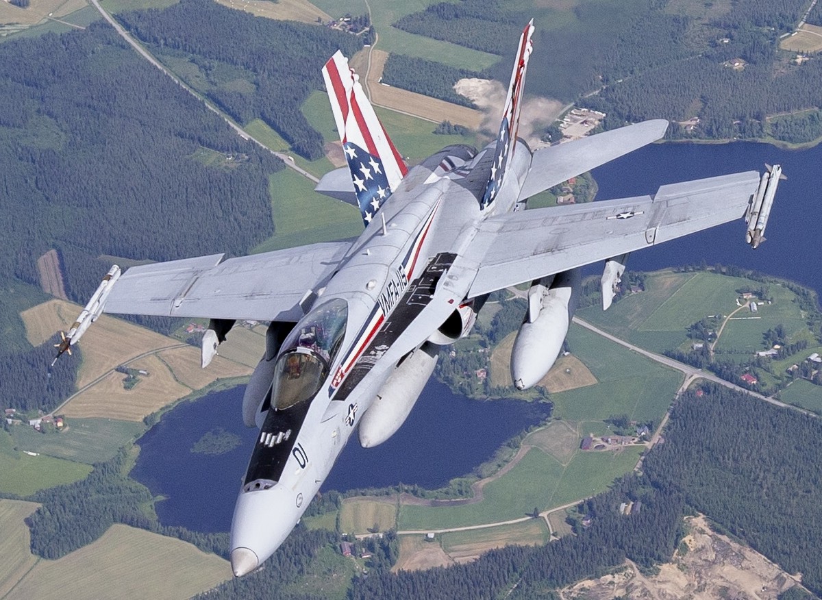 vmfa-115 silver eagles marine fighter attack squadron usmc f/a-18c hornet 226