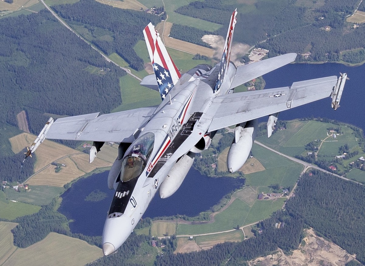 vmfa-115 silver eagles marine fighter attack squadron usmc f/a-18c hornet 226