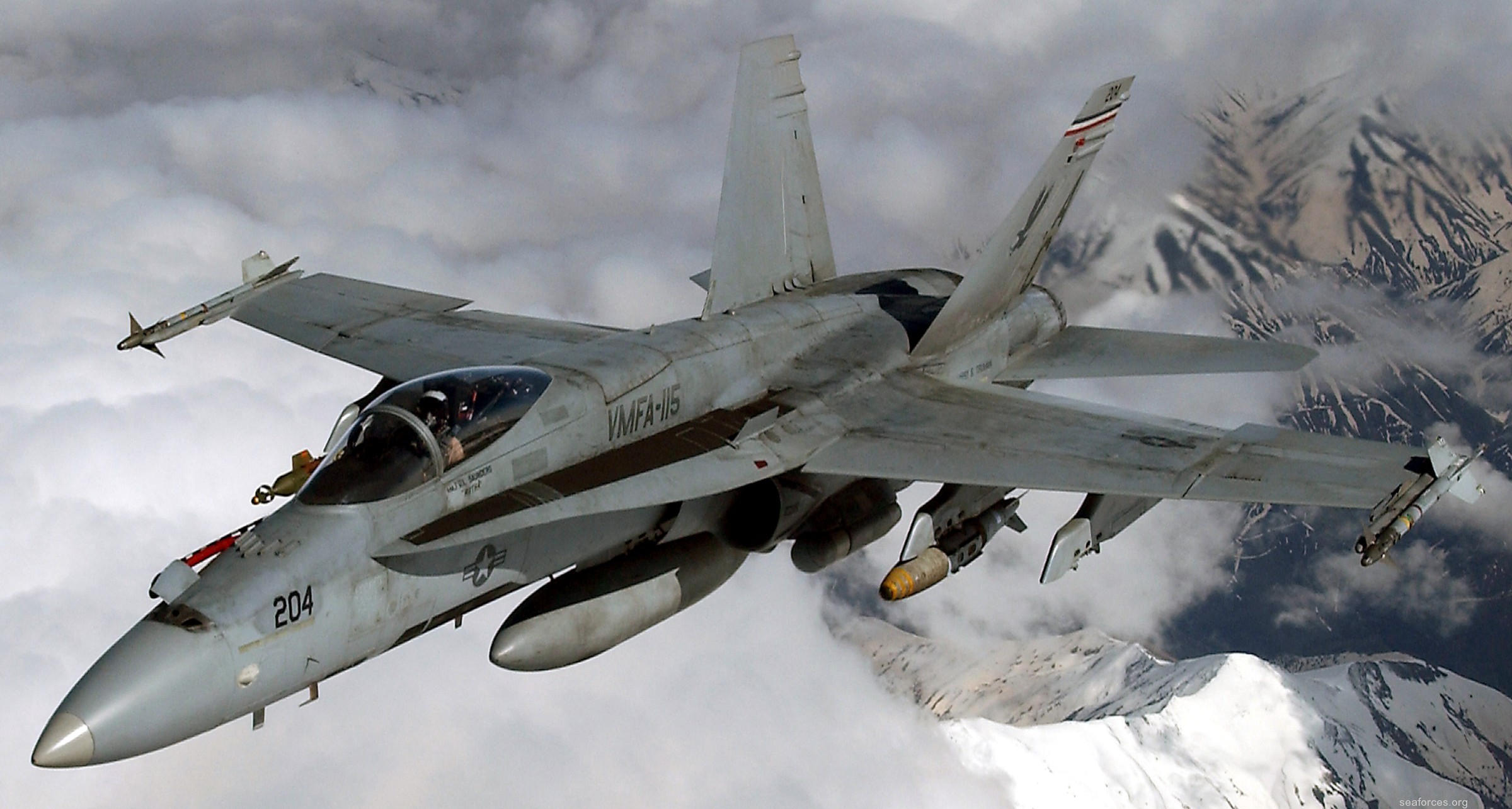vmfa-115 silver eagles marine fighter attack squadron f/a-18a+ hornet 74 iraq