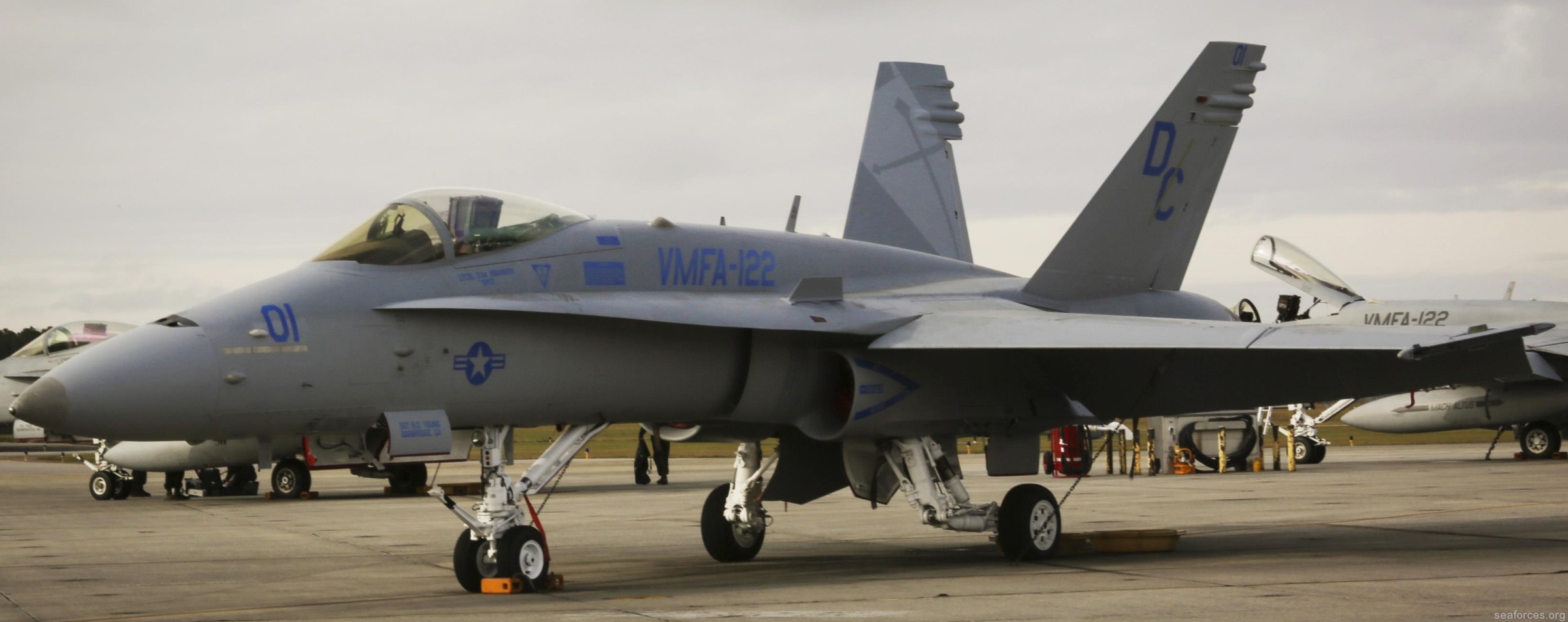 vmfa-122 werewolves f/a-18c hornet marine fighter attack squadron 09