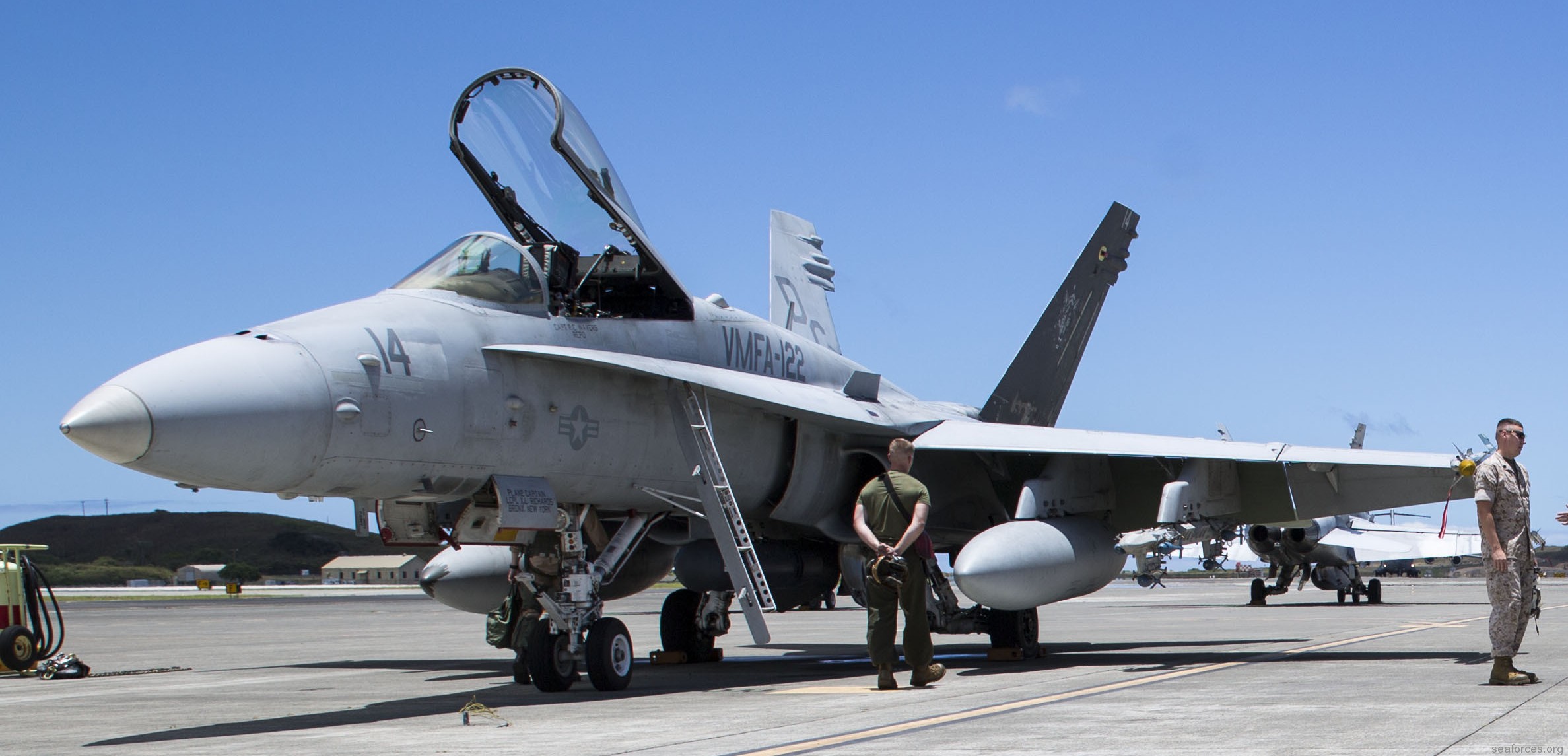 vmfa-122 werewolves f/a-18c hornet marine fighter attack squadron 55