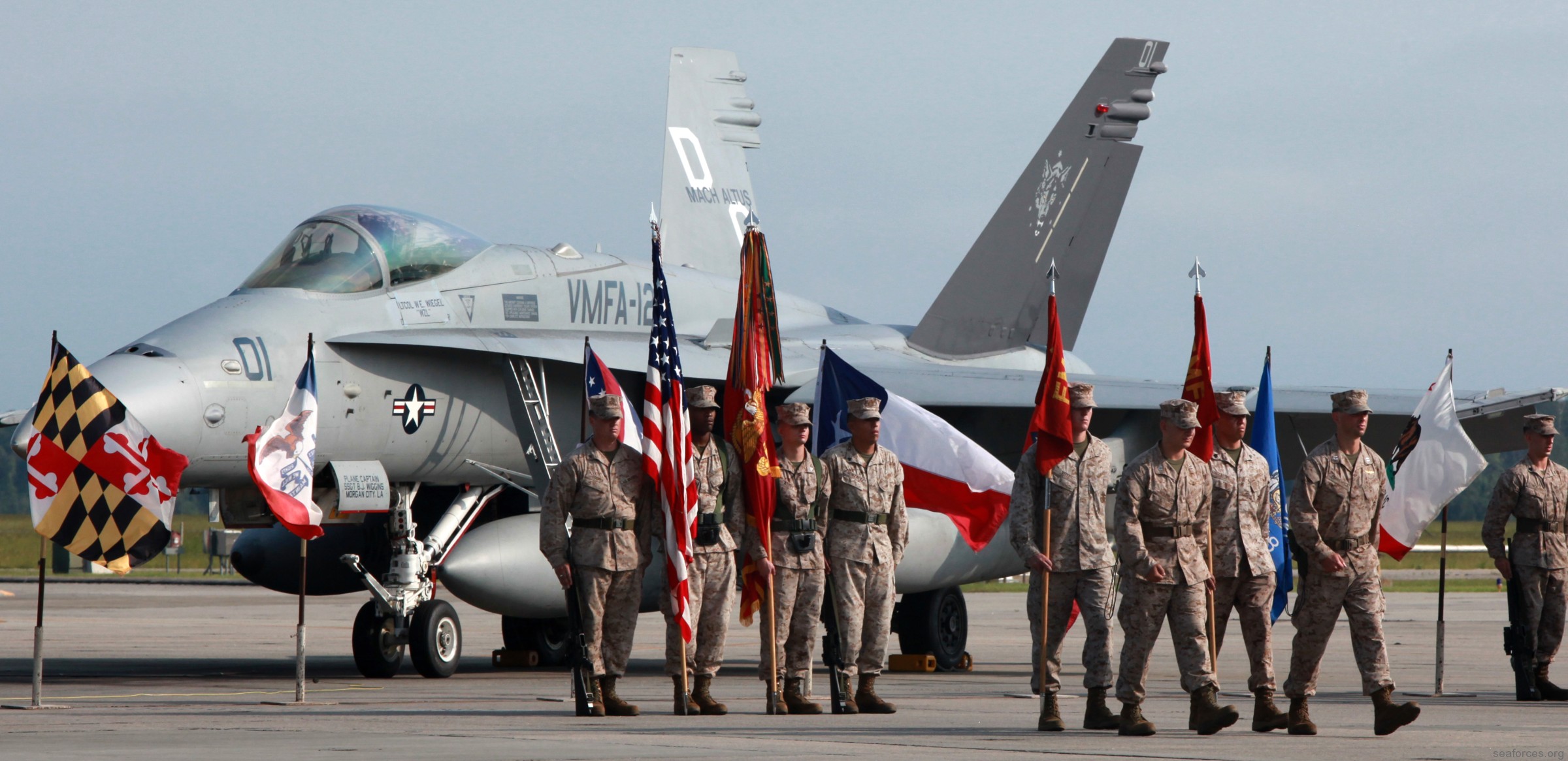 vmfa-122 werewolves f/a-18c hornet marine fighter attack squadron 59