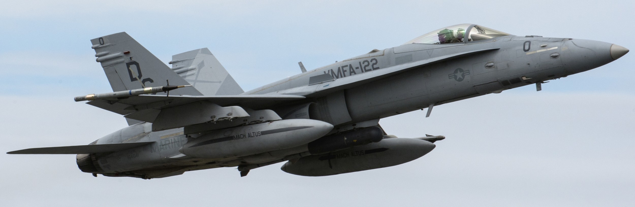 vmfa-122 flying leathernecks f/a-18c hornet marine fighter attack squadron 83
