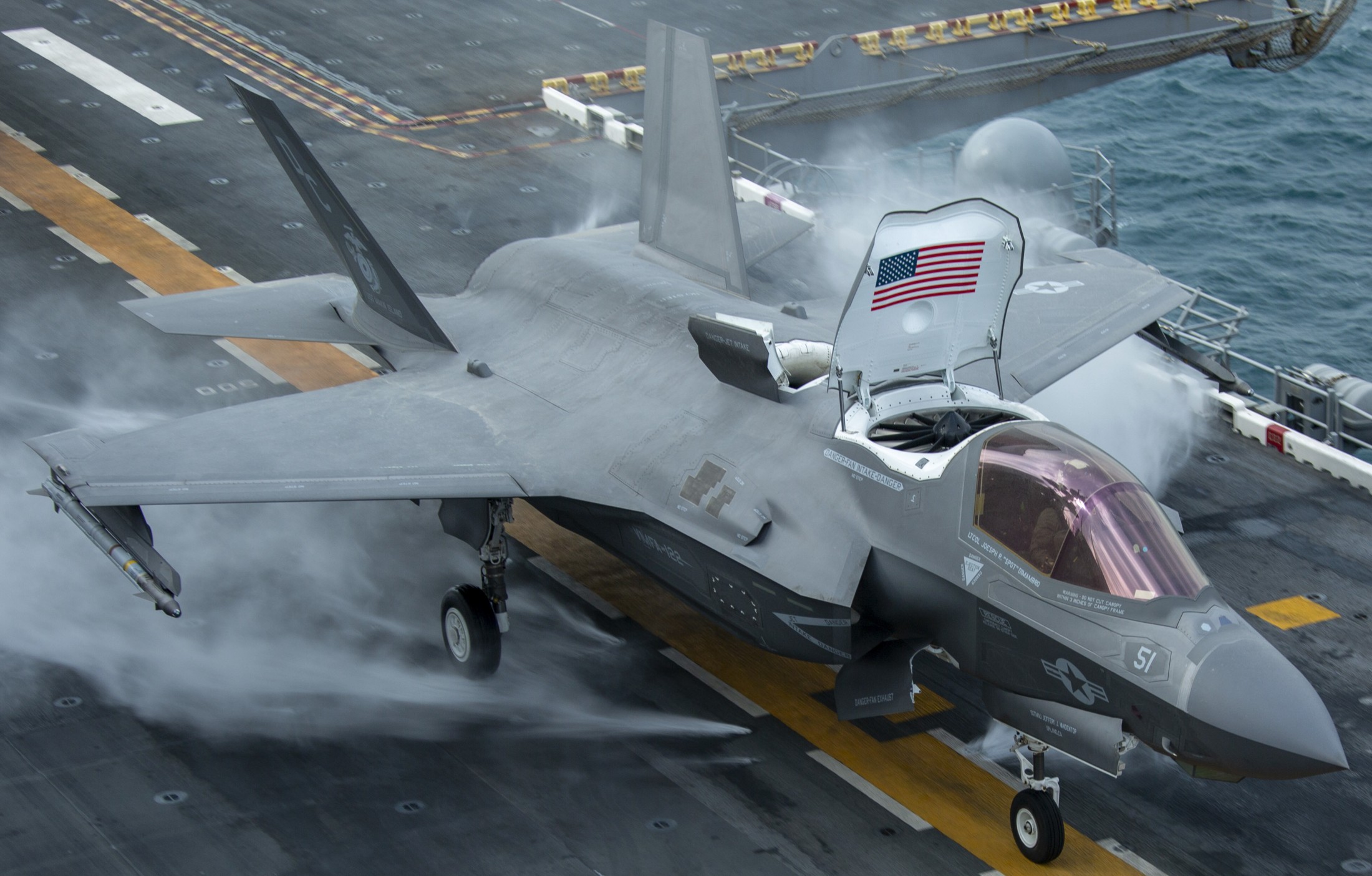 vmfa-122 flying leathernecks marine fighter attack squadron f-35b lightning ii 114 uss makin island lhd-8