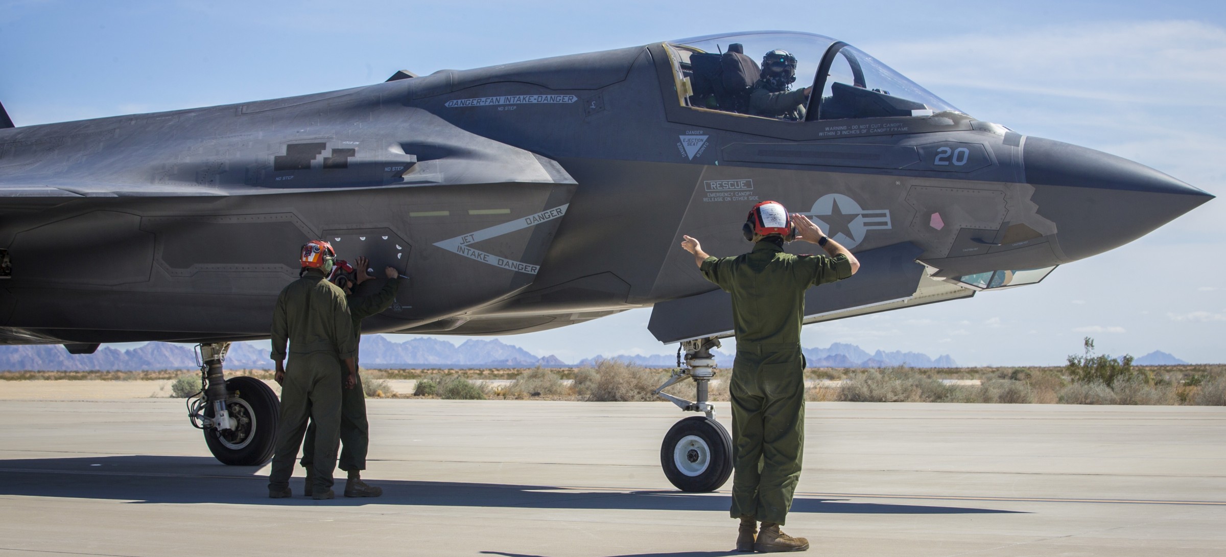 vmfa-122 flying leathernecks marine fighter attack squadron f-35b lightning ii 123 mcas yuma arizona