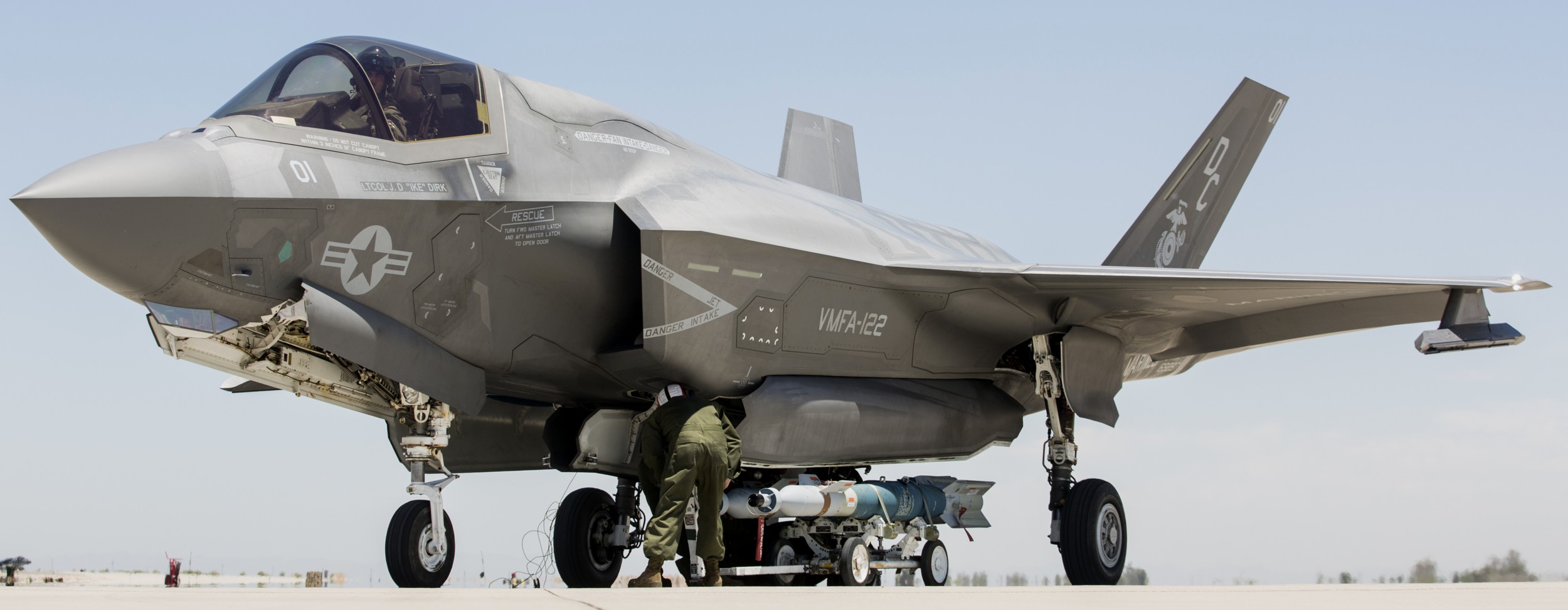 vmfa-122 flying leathernecks marine fighter attack squadron f-35b lightning ii 129 mcas yuma arizona