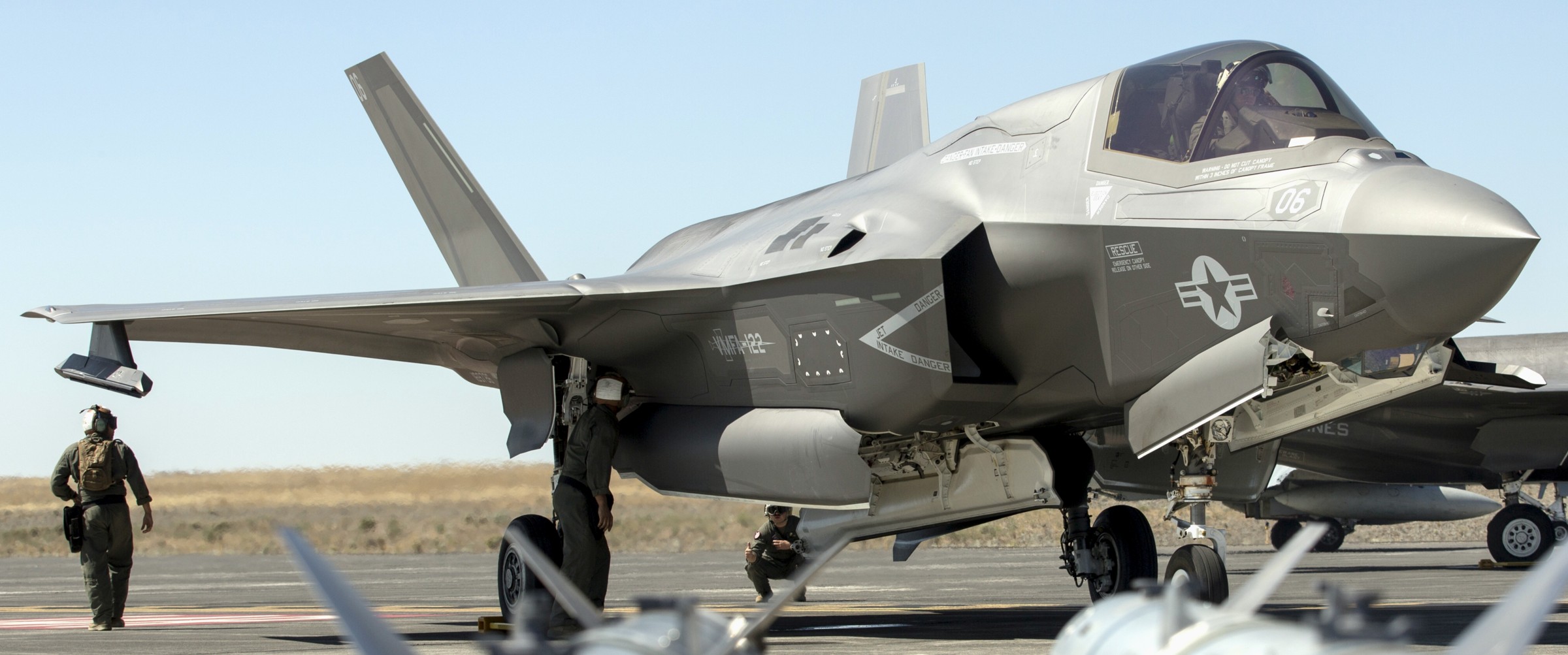 vmfa-122 flying leathernecks marine fighter attack squadron f-35b lightning ii 130 farp moses lake washington