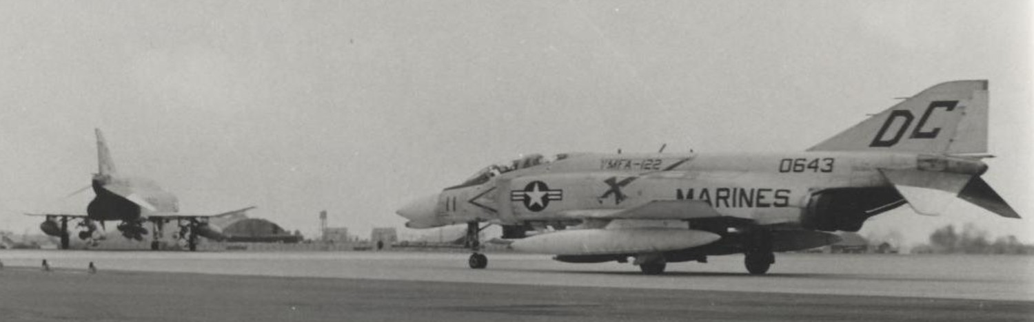 vmfa-122 crusaders f-4b phantom marine fighter attack squadron da nang vietnam war 1968 145