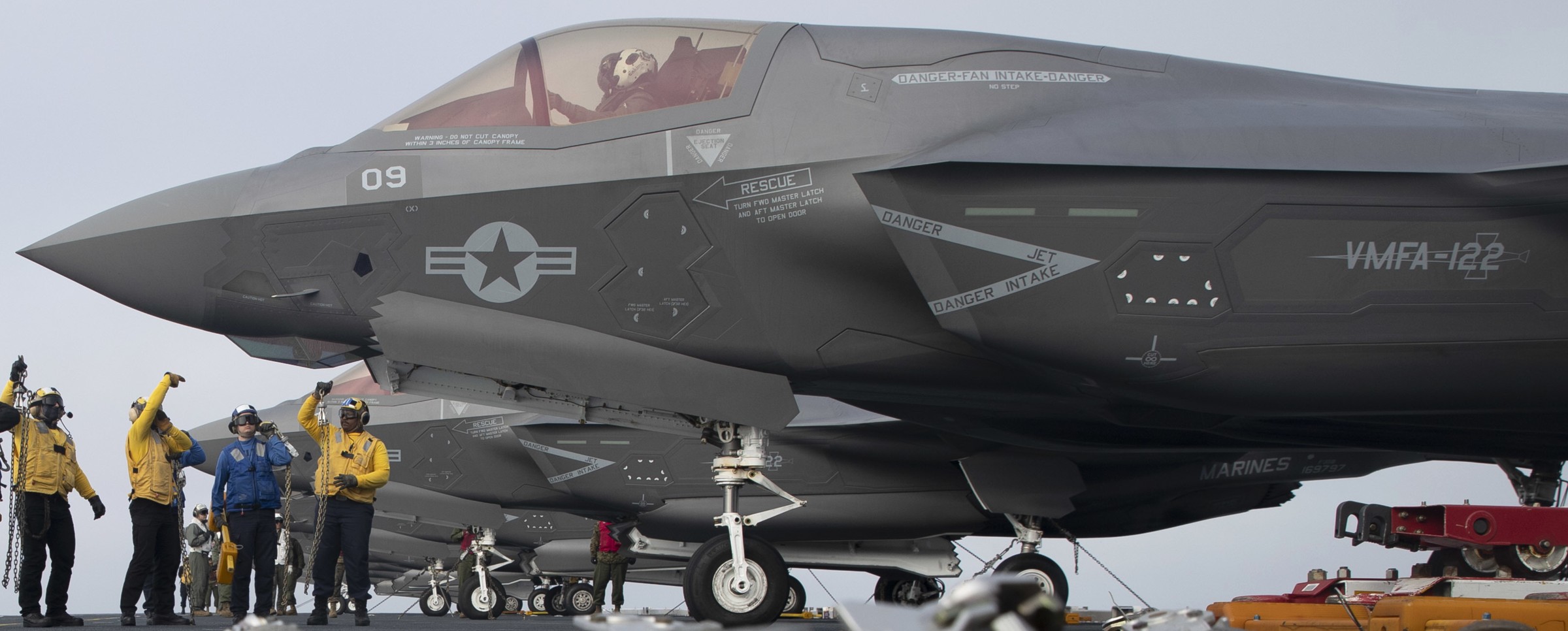 vmfa-122 flying lethernecks marine fighter attack squadron f-35b lightning ii uss tripoli lha-7 163