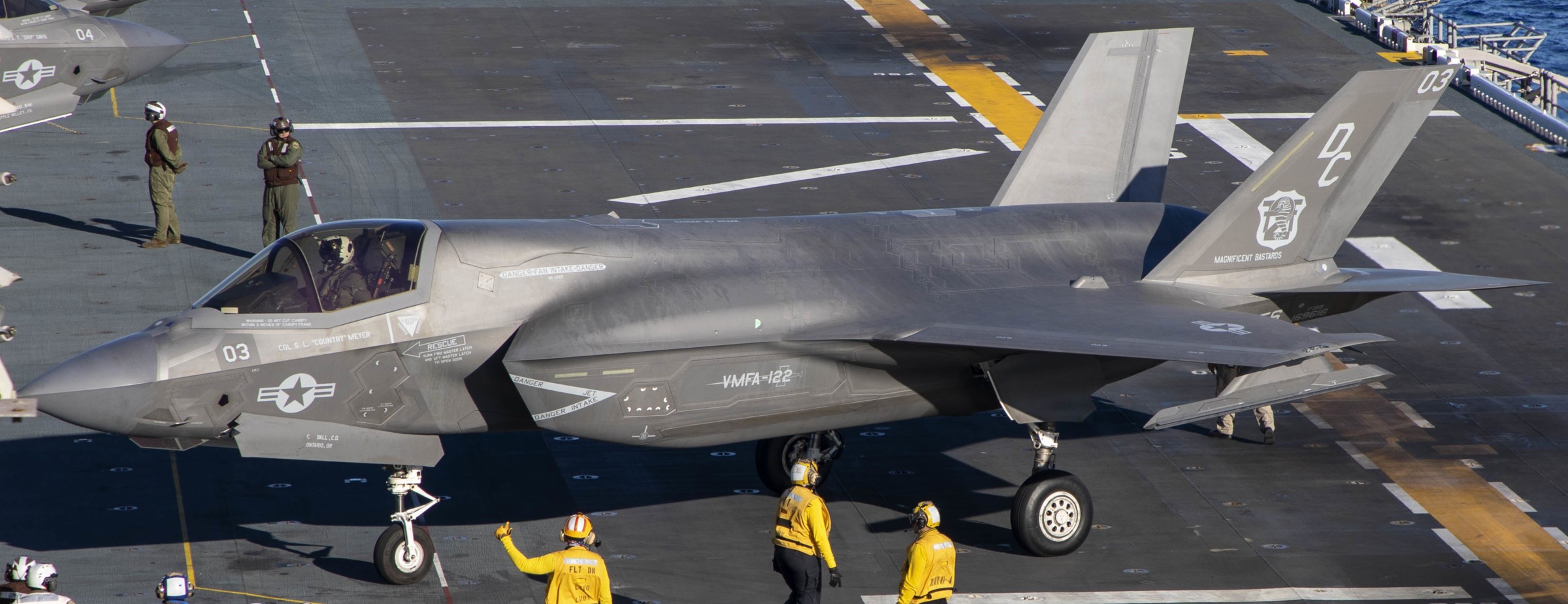 vmfa-122 flying lethernecks marine fighter attack squadron f-35b lightning ii uss makin island lhd-8 177