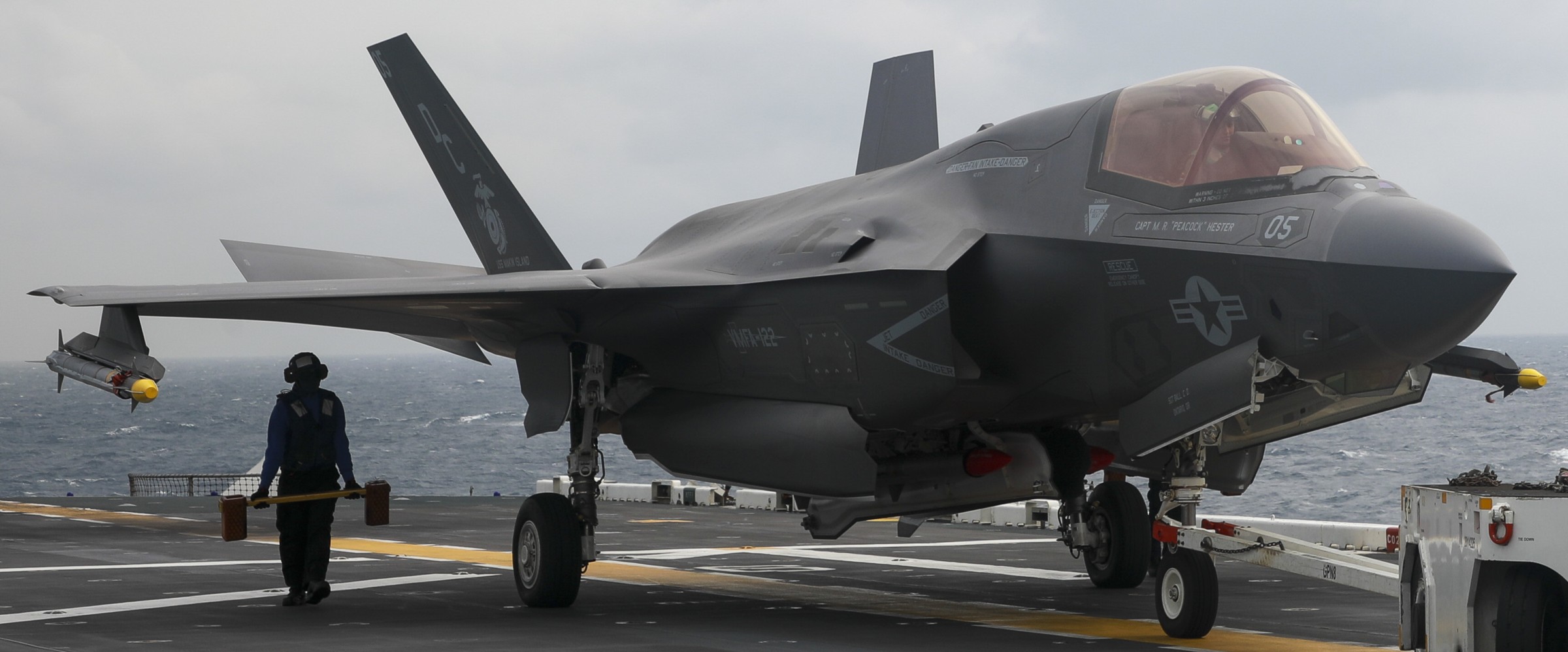 vmfa-122 flying lethernecks marine fighter attack squadron f-35b lightning ii uss makin island lhd-8 180