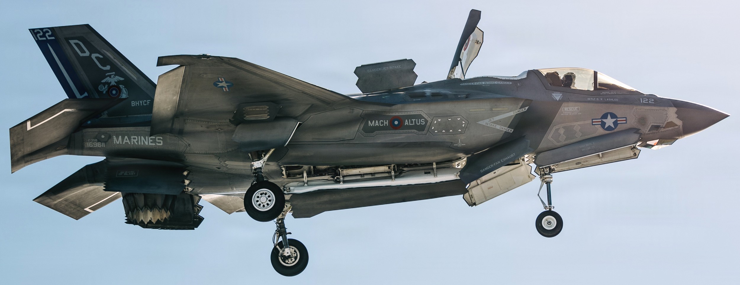 vmfa-122 werewolves marine fighter attack squadron f-35b lightning ii uss boxer lhd-4 197
