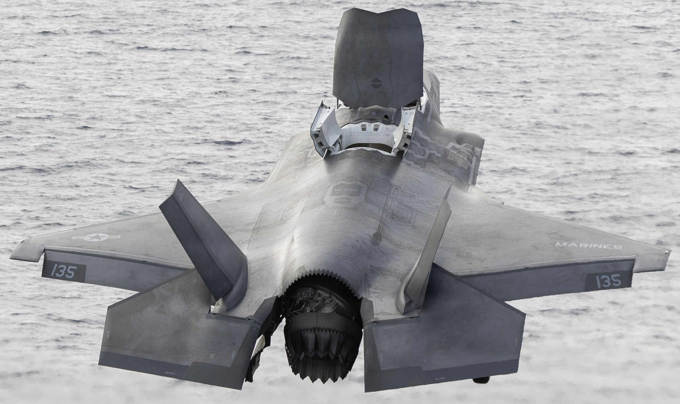 vmfa-122 werewolves marine fighter attack squadron f-35b lightning ii uss boxer lhd-4 211