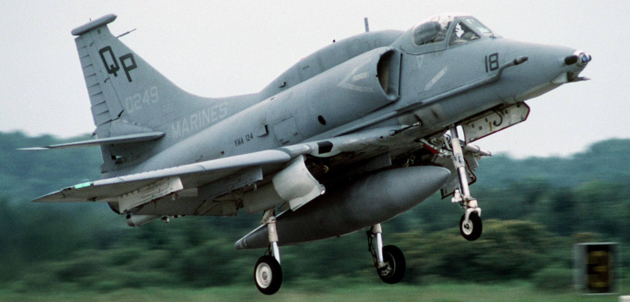 vma-124 whistling death wild aces a-4m skyhawk usmc marines 03