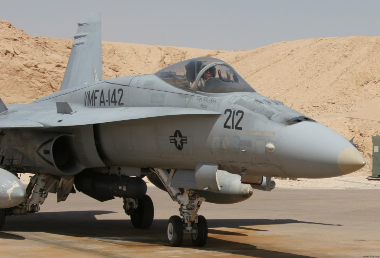 vmfa-142 flying gators marine fighter attack squadron usmc f/a-18 hornet 05 al asad airbase iraq