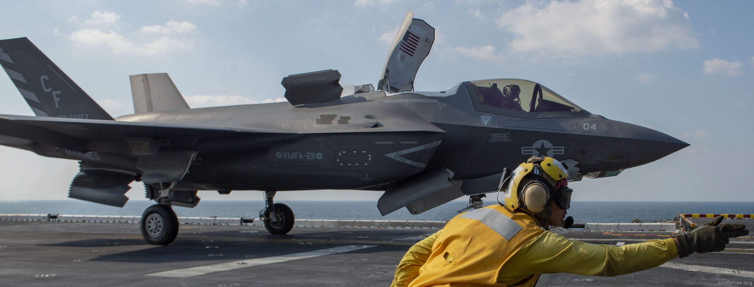 vmfa-211 avengers f-35b lightning ii jsf marine fighter attack squadron 18