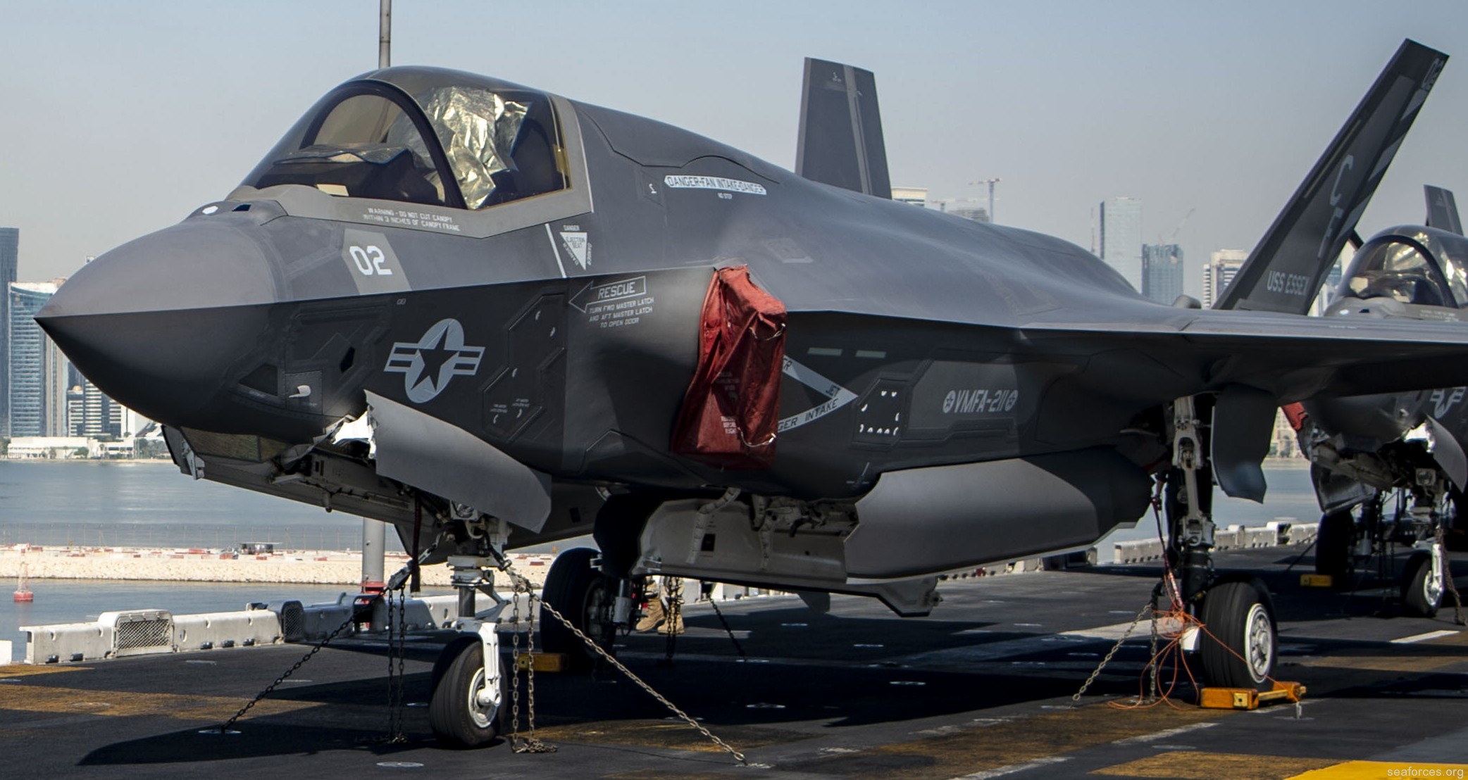 vmfa-211 avengers f-35b lightning ii jsf marine fighter attack squadron 21 uss essex lhd-2