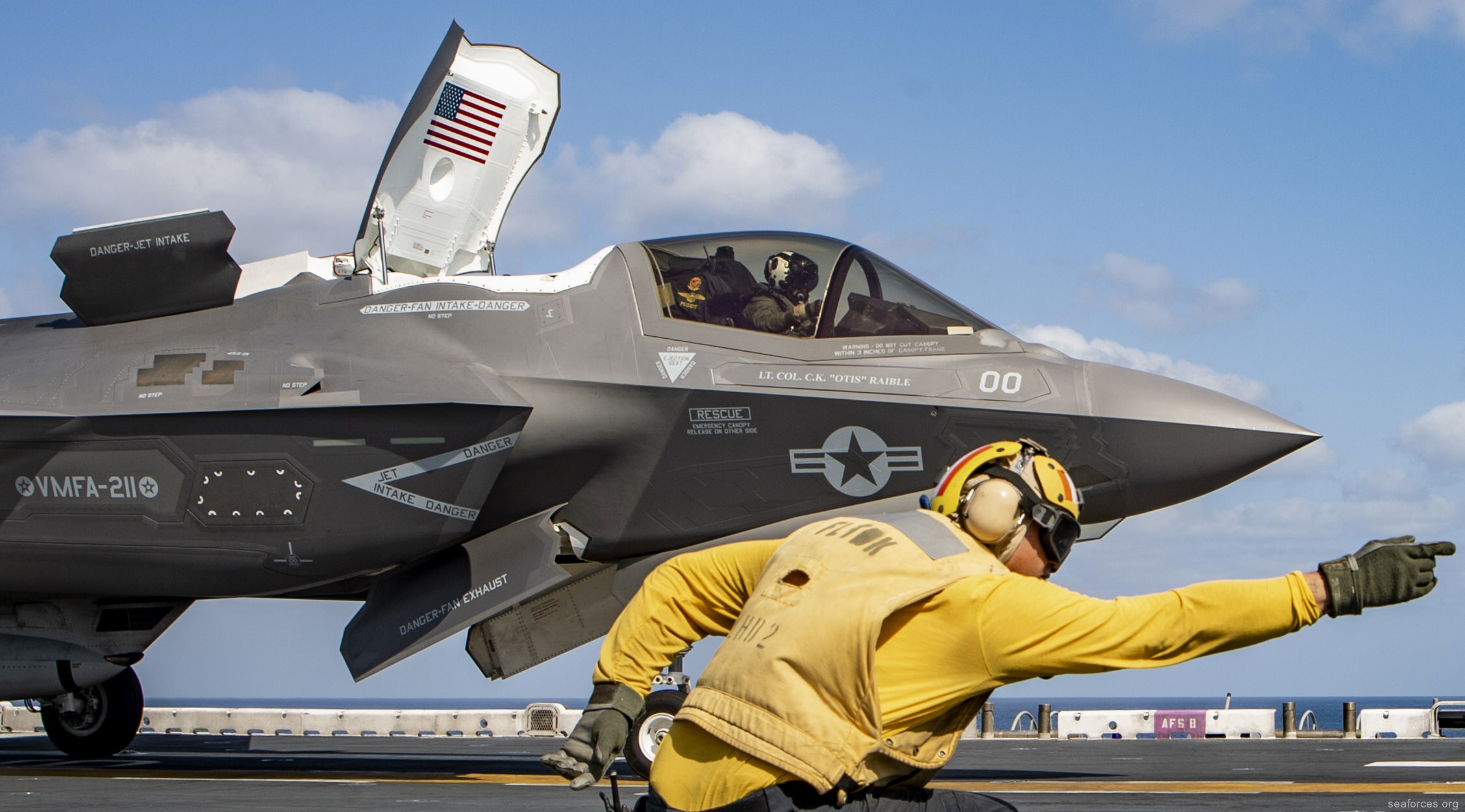 vmfa-211 avengers f-35b lightning ii jsf marine fighter attack squadron 26