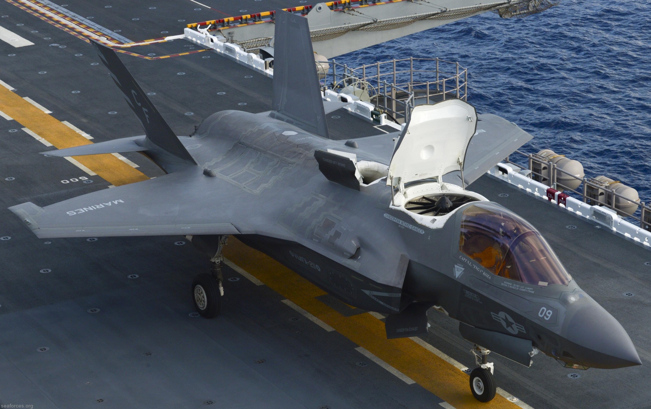 vmfa-211 avengers f-35b lightning ii jsf marine fighter attack squadron 60
