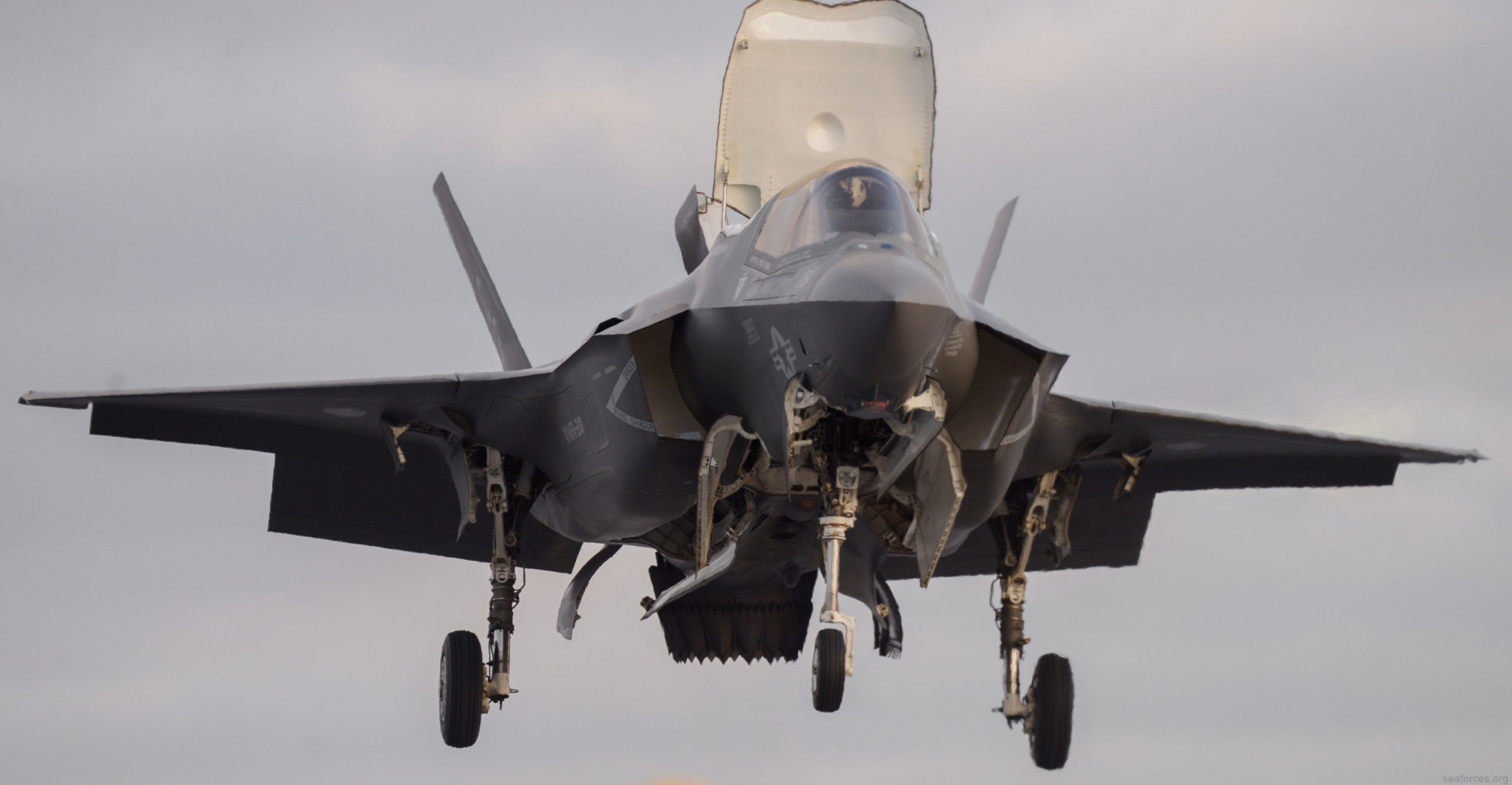 vmfa-211 avengers f-35b lightning ii jsf marine fighter attack squadron 62