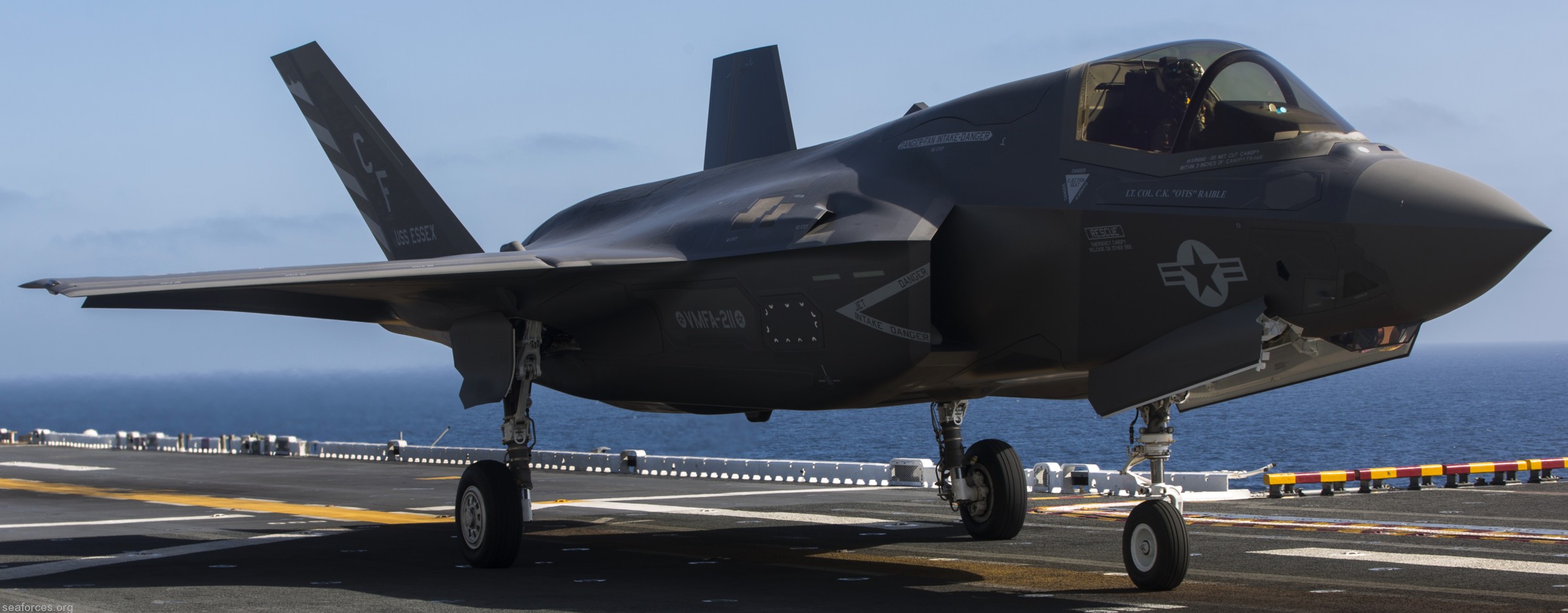 vmfa-211 avengers f-35b lightning ii jsf marine fighter attack squadron 82