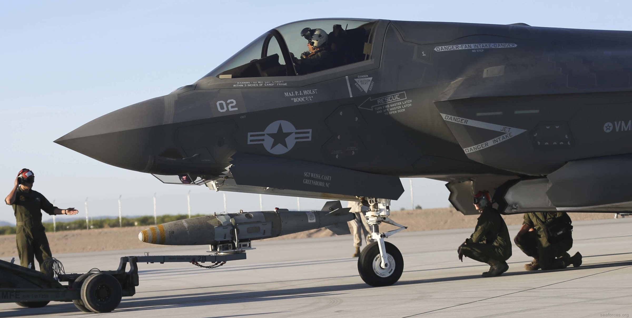 vmfa-211 avengers f-35b lightning ii jsf marine fighter attack squadron 106 jdam bomb