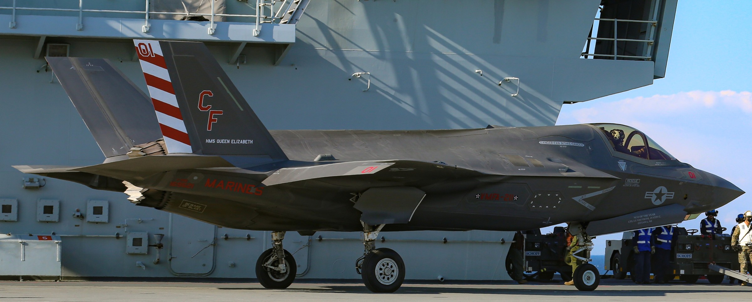 vmfa-211 wake island avengers f-35b lightning ii jsf marine fighter attack squadron 158