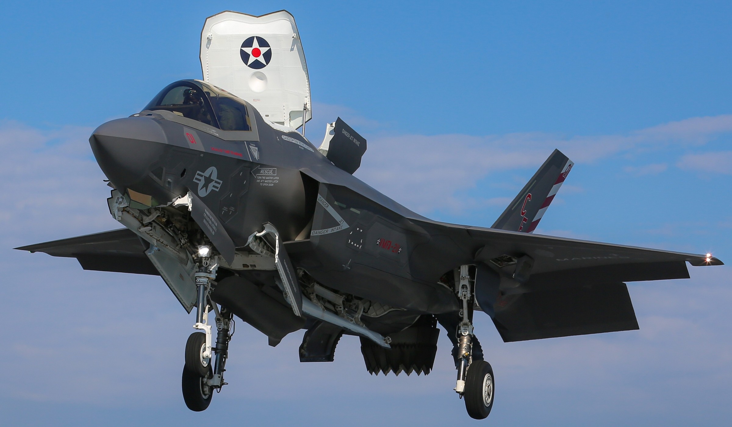 vmfa-211 wake island avengers f-35b lightning ii jsf marine fighter attack squadron 161