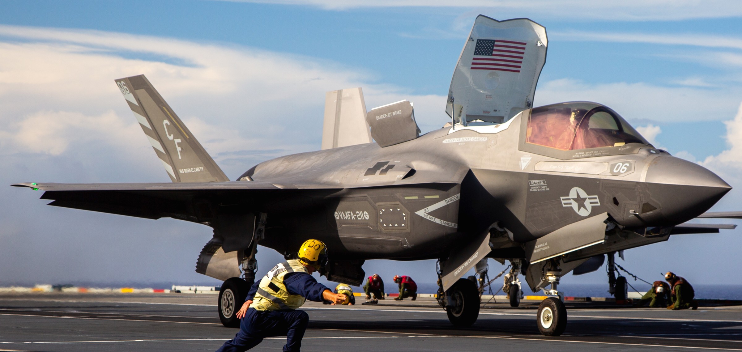 vmfa-211 wake island avengers f-35b lightning ii jsf marine fighter attack squadron 181 lha-6 uss america