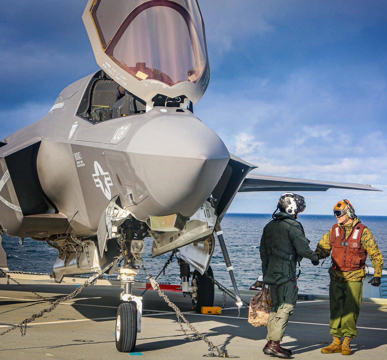 vmfa-211 wake island avengers f-35b lightning ii jsf marine fighter attack squadron 197