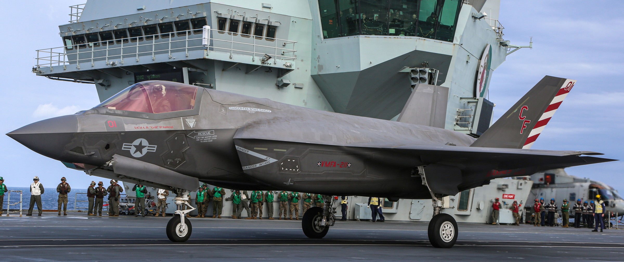 vmfa-211 wake island avengers f-35b lightning ii jsf marine fighter attack squadron 206 hms queen elizabeth r-08