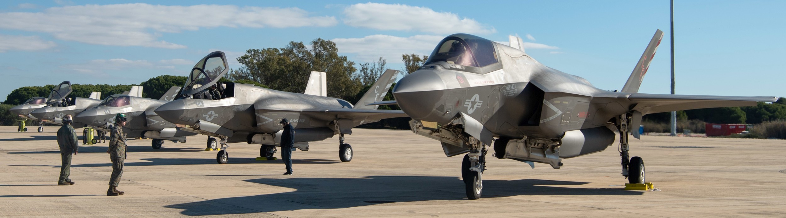 vmfa-211 wake island avengers f-35b lightning ii jsf marine fighter attack squadron naval station rota spain 210