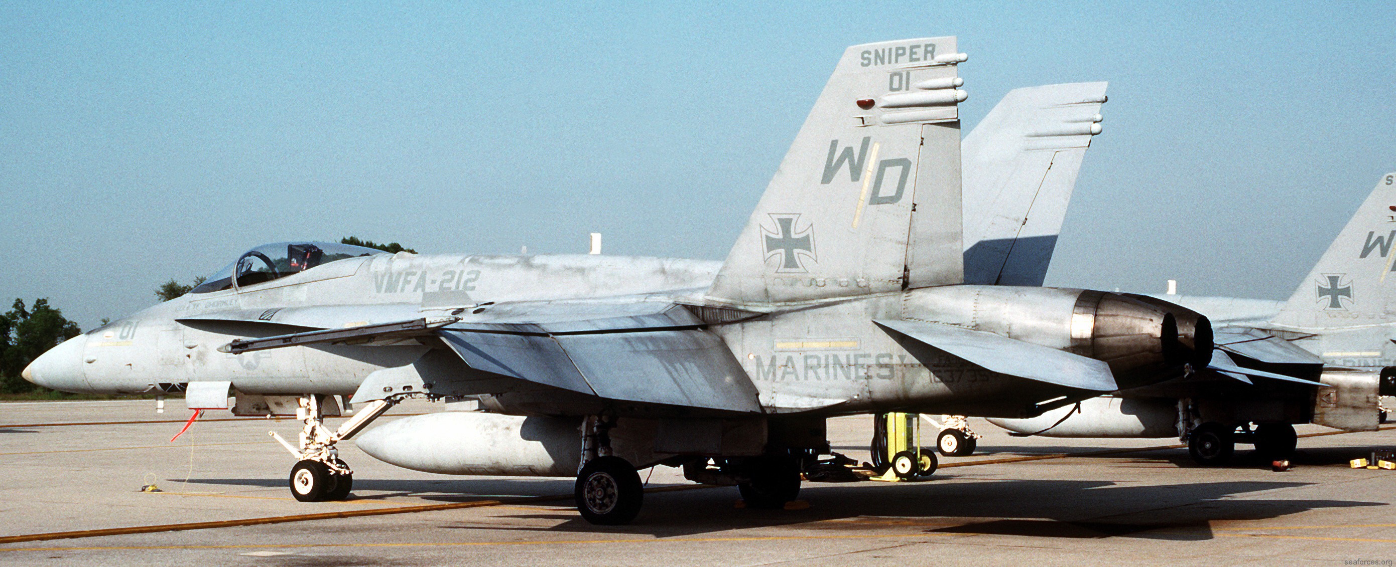 vmfa-212 lancers marine fighter attack squadron usmc strike f/a-18c hornet 06
