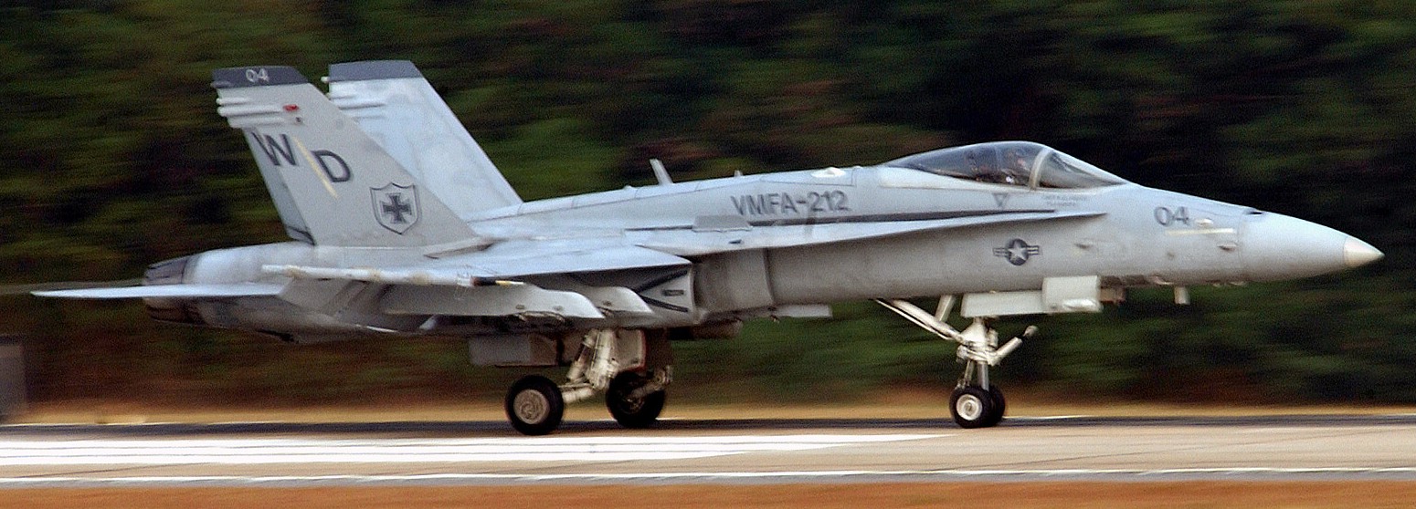 vmfa-212 lancers marine fighter attack squadron usmc strike f/a-18c hornet 08