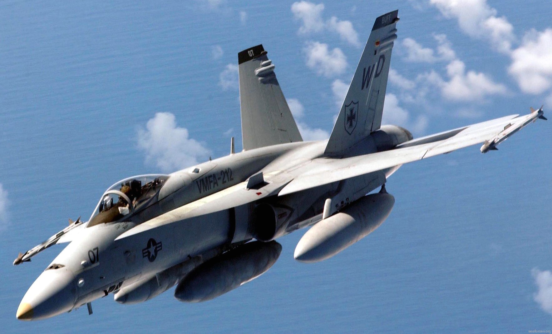 vmfa-212 lancers marine fighter attack squadron usmc strike f/a-18c hornet 16
