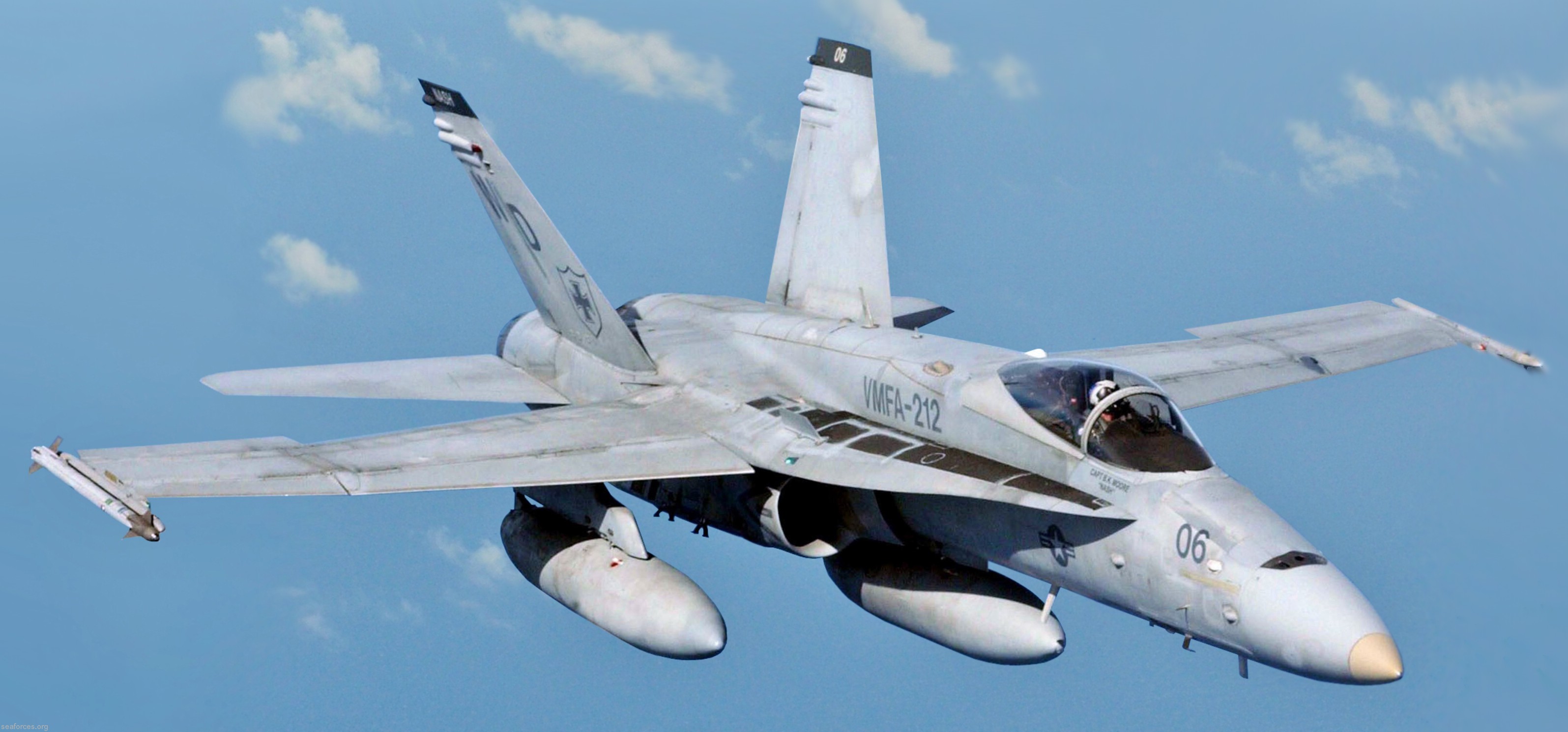 vmfa-212 lancers marine fighter attack squadron usmc strike f/a-18c hornet 25