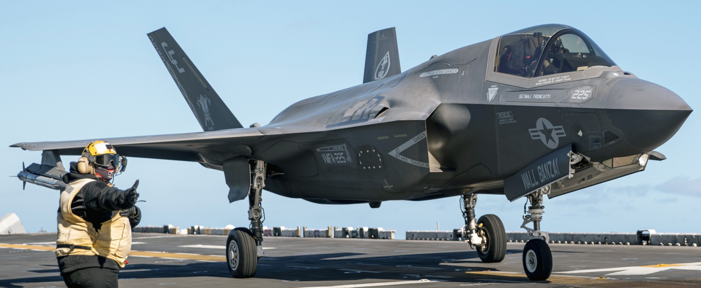 vmfa-225 vikings marine fighter attack squadron f-35b lightning lhd-4 uss boxer 41